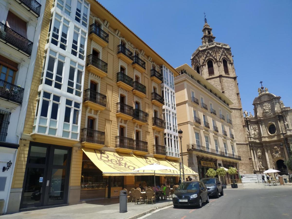 Flats Friends Plaza De La Reina Gasthuis 2*