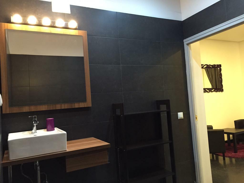 Flats Friends Plaza De La Reina Gasthuis 2*