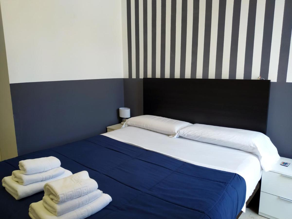 Flats Friends Plaza De La Reina Gasthof 2*